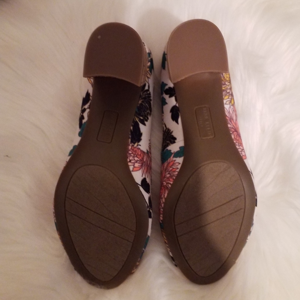 New shoes - Picture 4 of 5